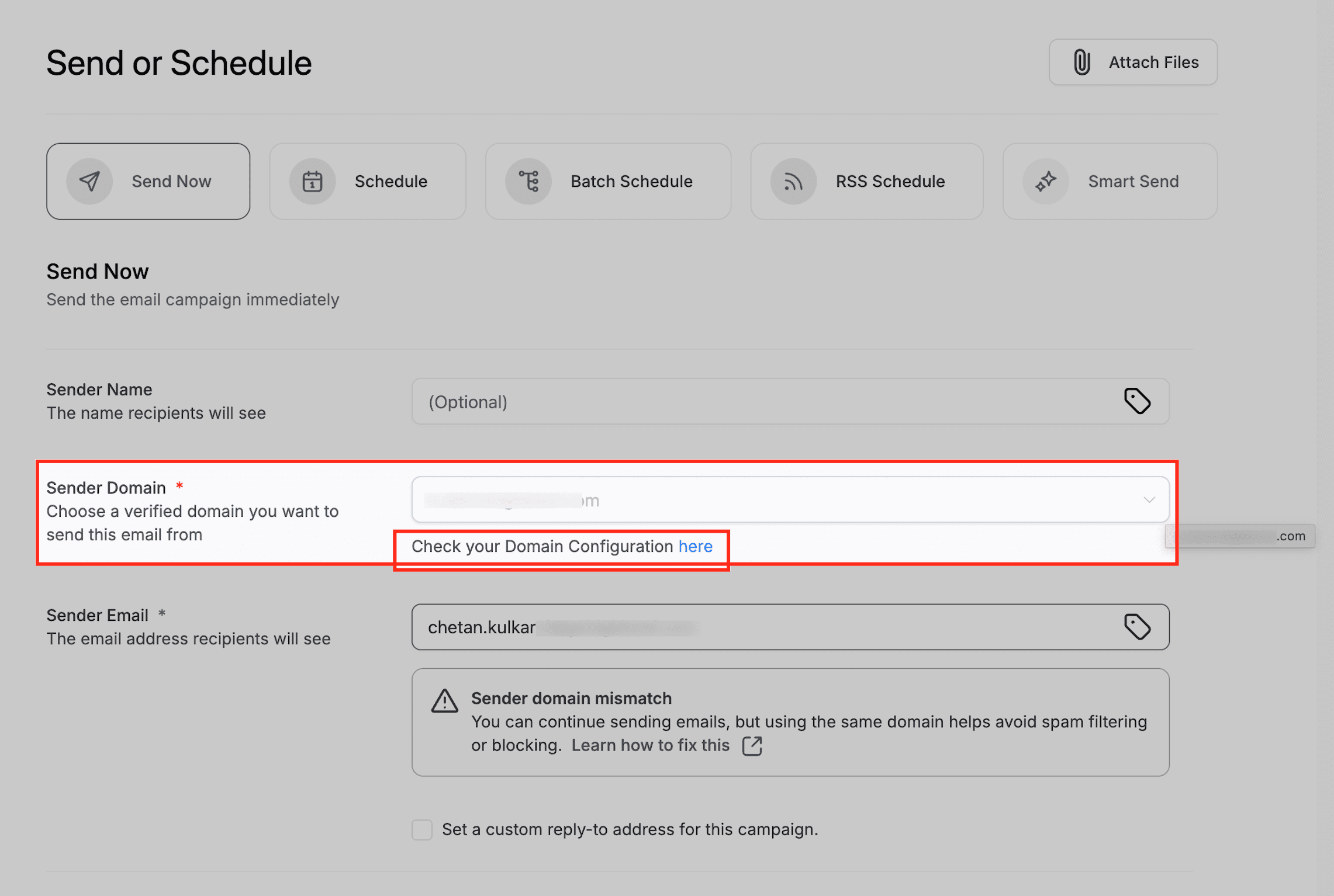 Advertencia de configuración de dominio con enlace de revisión